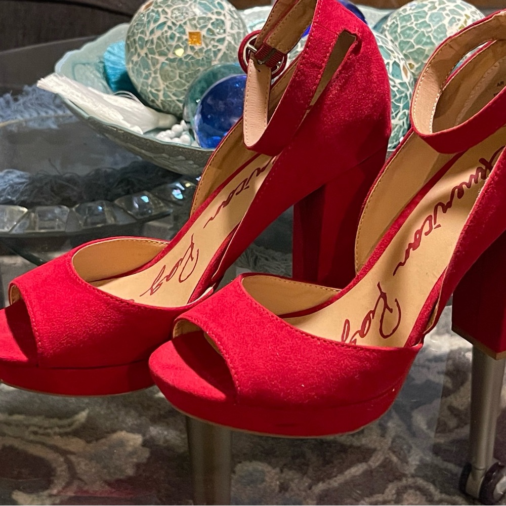 Shoes - Picture 4 of 4